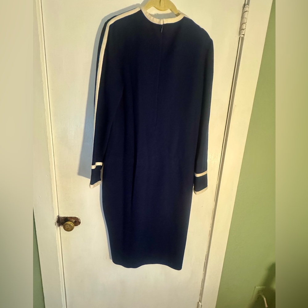 ST JOHN Navy Long Sleeve Dress with White Trim and Gold Button Detail - Picture 3 of 11